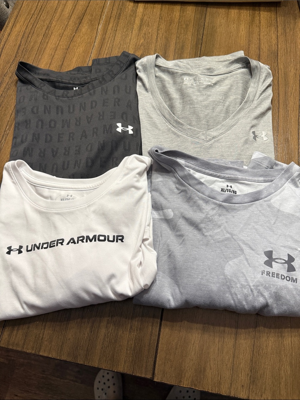 Under Armour Women’s Short Sleeve Tees - BUNDLE of 4!!!